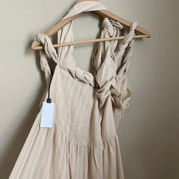 ASTR‎ the Label Eartha Low Back Maxi Dress Size Medium - Picture 8 of 11